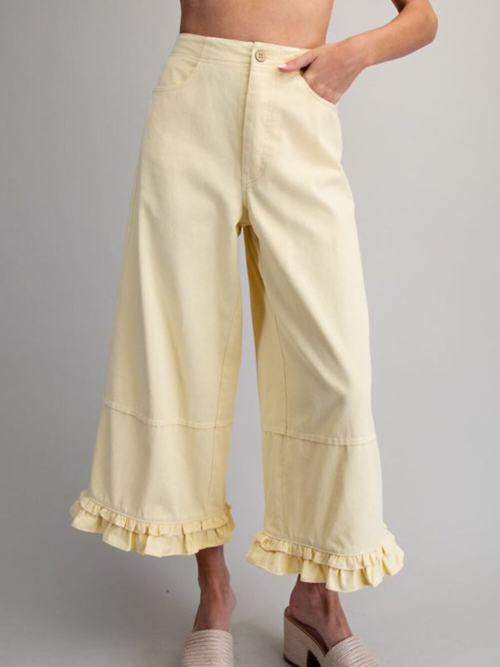 Ruffle Hem Cropped Pants